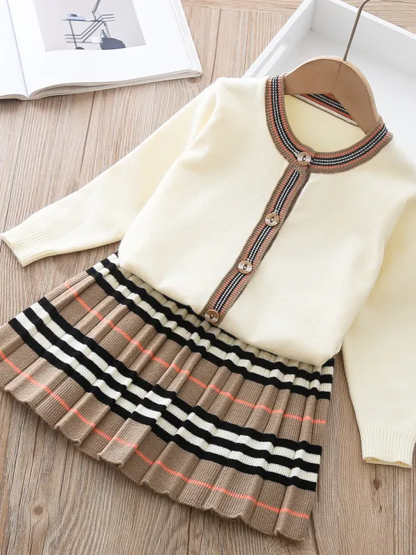 Girls A Beautiful Classic Cardigan and Pleated Skirt Set